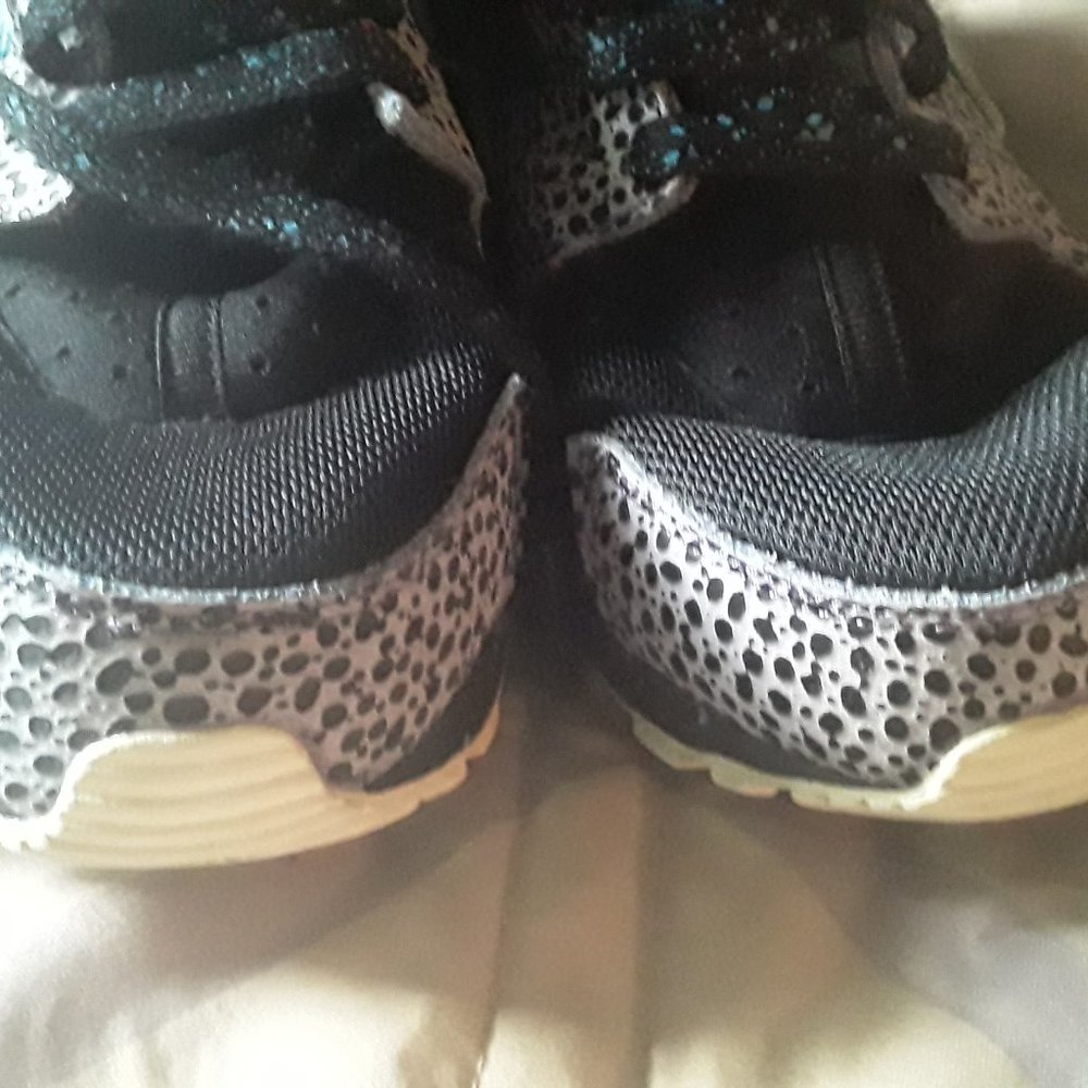Nike Women's Black & Teal Speckled Sneakers - Picture 5 of 9